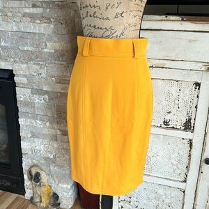 Genny Italian 100% wool gold mustard pencil skirt back slit zip and button close